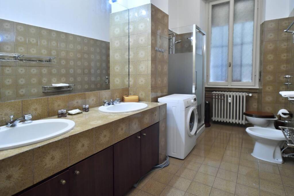Ampio Appartamento Milano Centro Crocetta Buitenkant foto