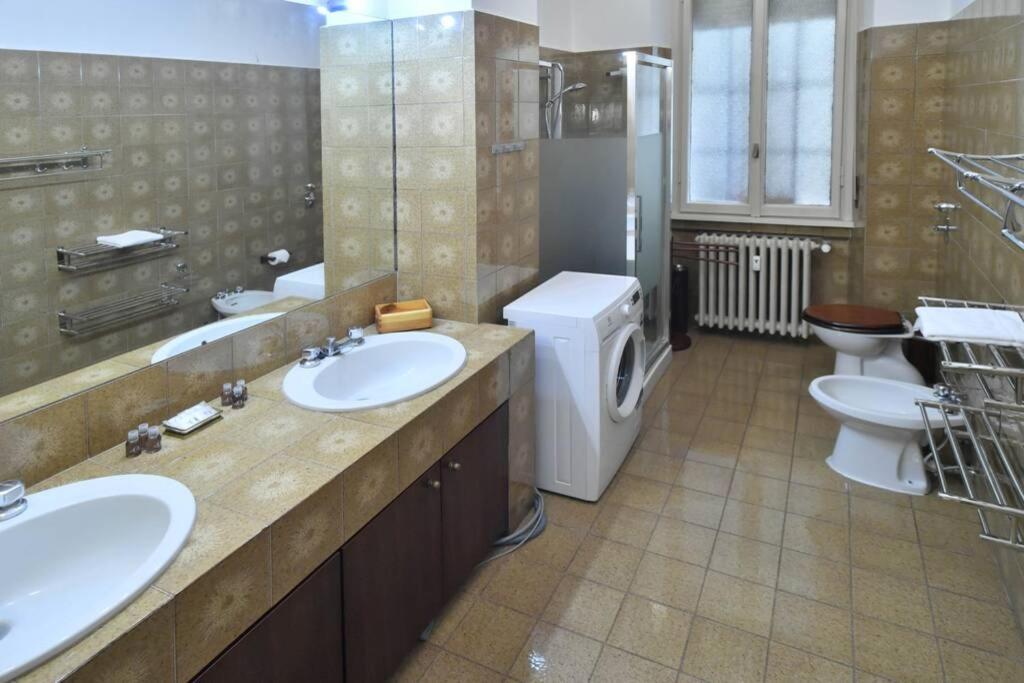 Ampio Appartamento Milano Centro Crocetta Buitenkant foto