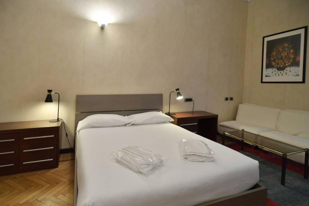 Ampio Appartamento Milano Centro Crocetta Buitenkant foto