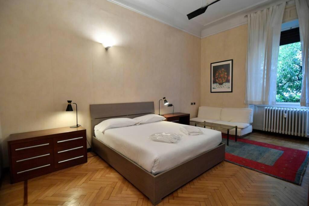 Ampio Appartamento Milano Centro Crocetta Buitenkant foto