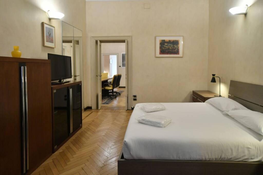 Ampio Appartamento Milano Centro Crocetta Buitenkant foto